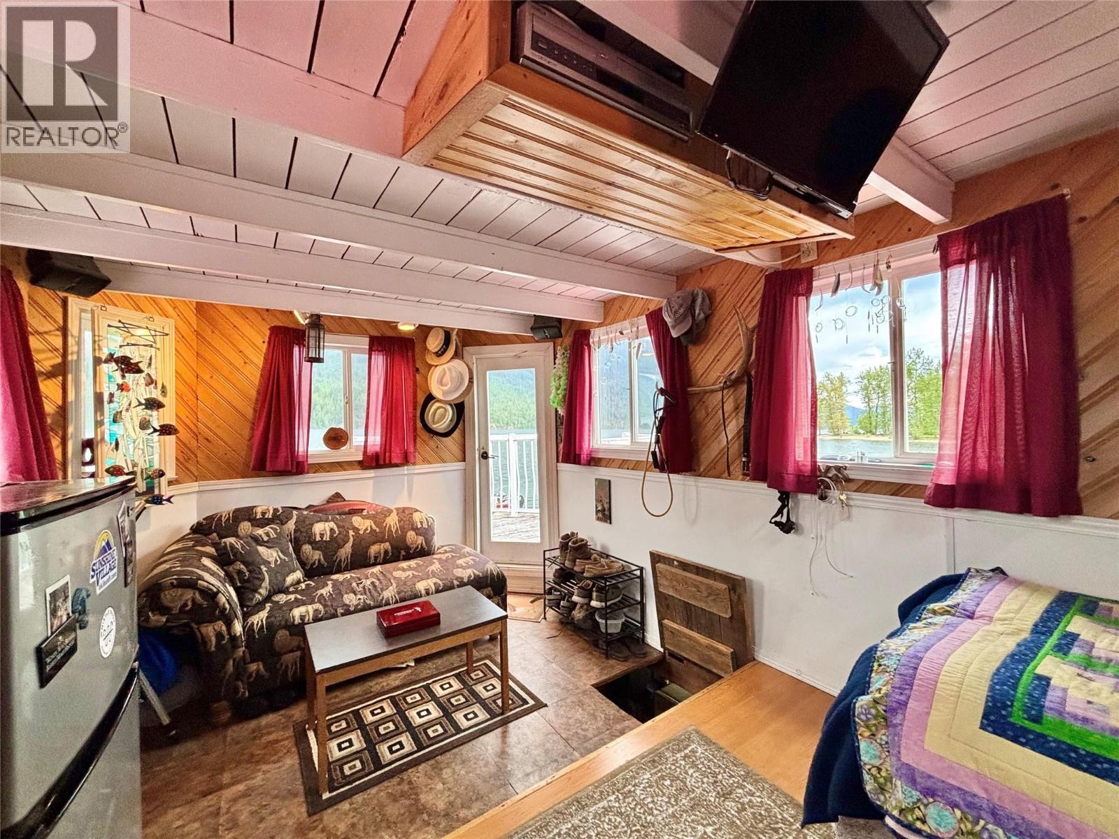 3614 Lumby Mabel Lake Road Property Photo 64
