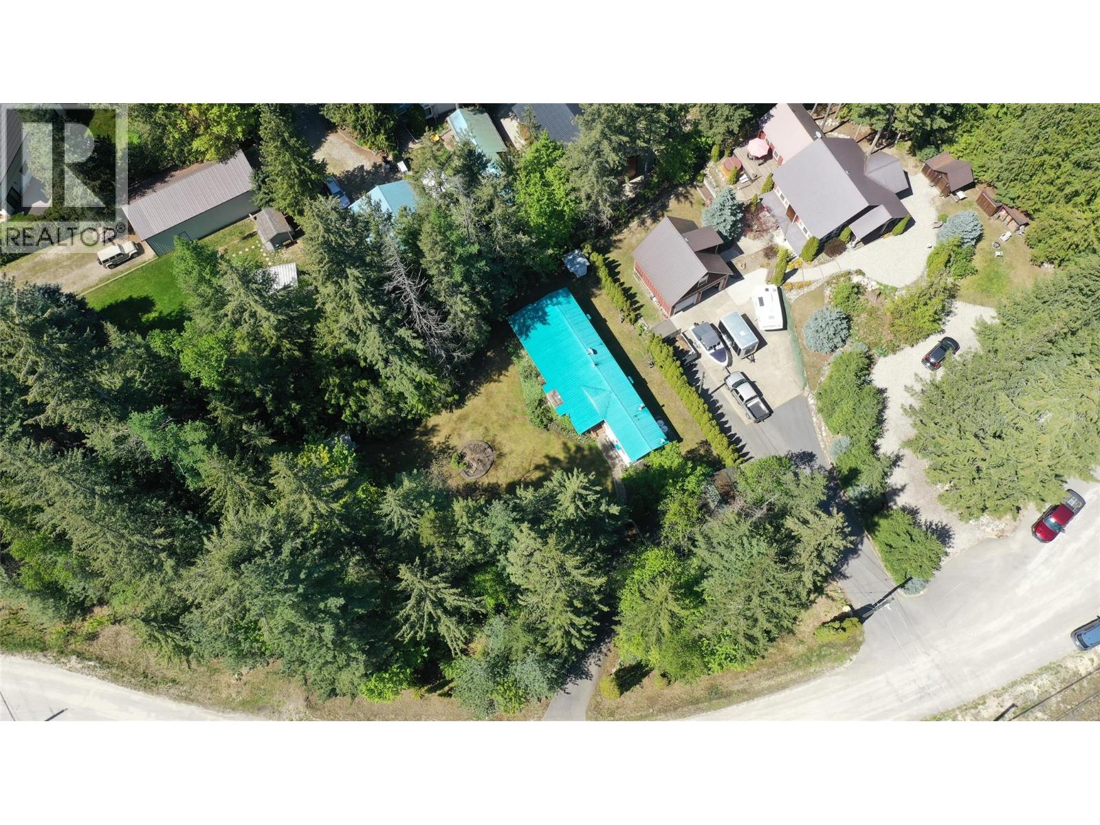 8979 Hummingbird Frontage Road Property Photo 13