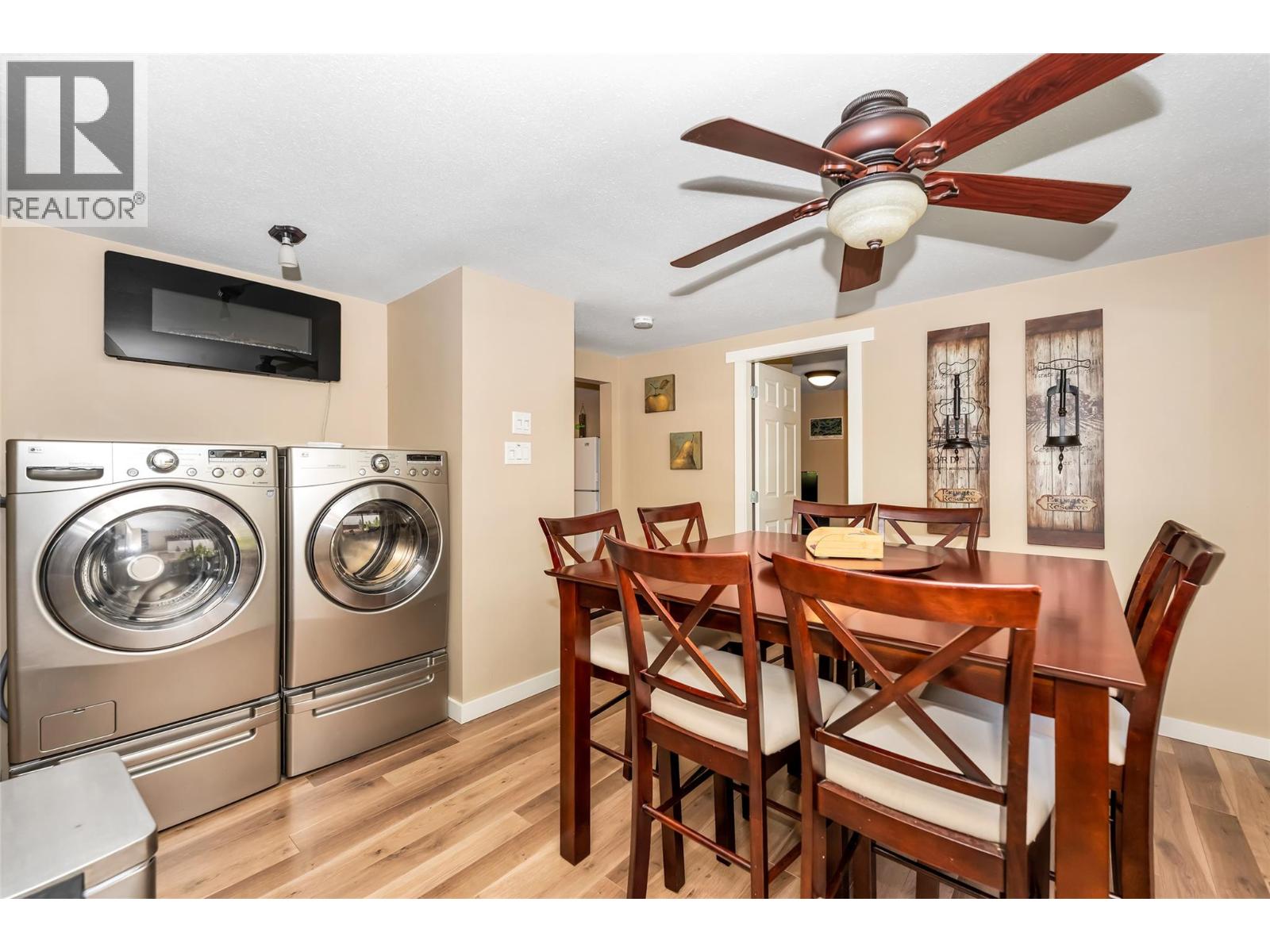 8979 Hummingbird Frontage Road Property Photo 18