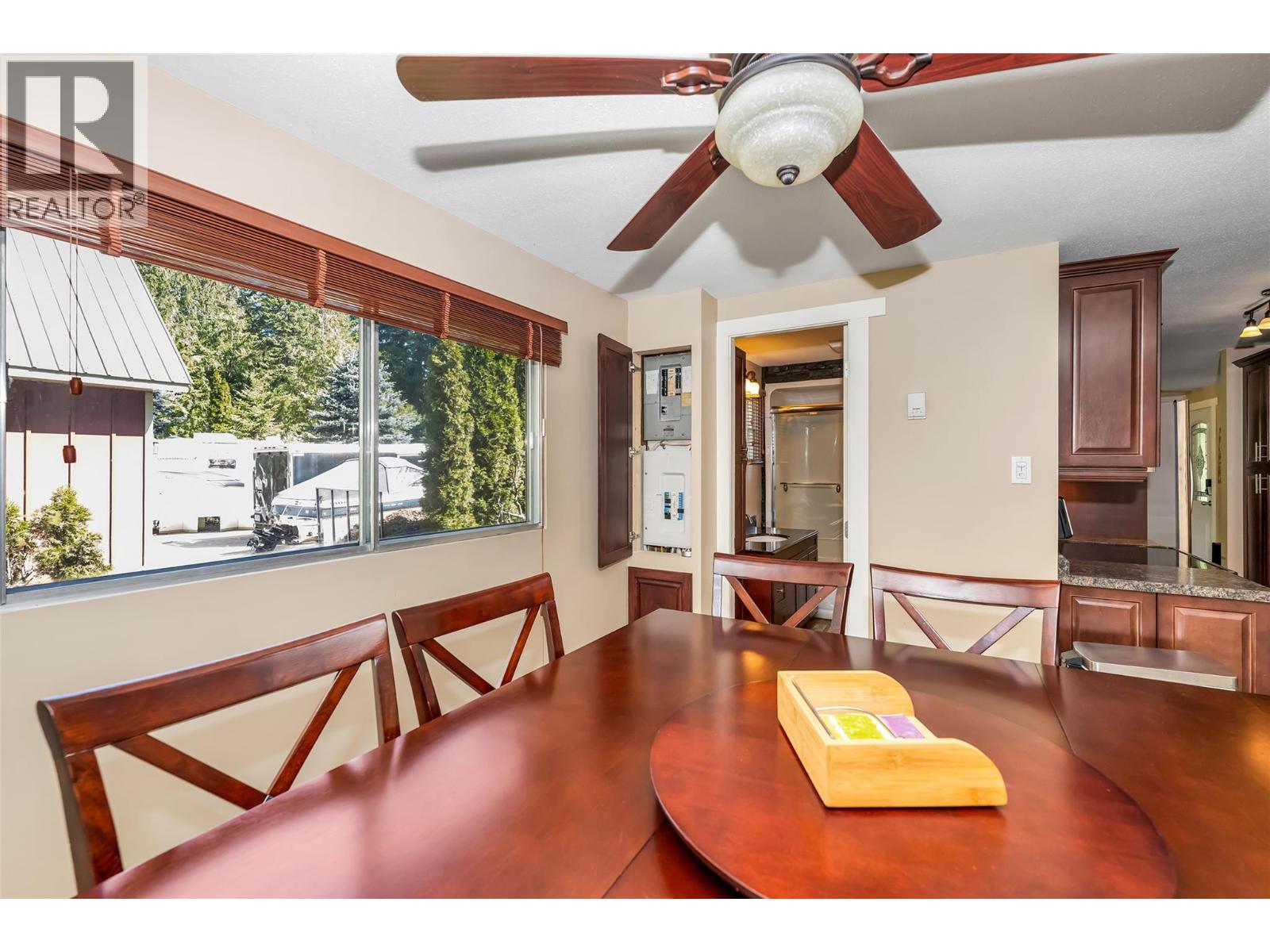 8979 Hummingbird Frontage Road Property Photo 19