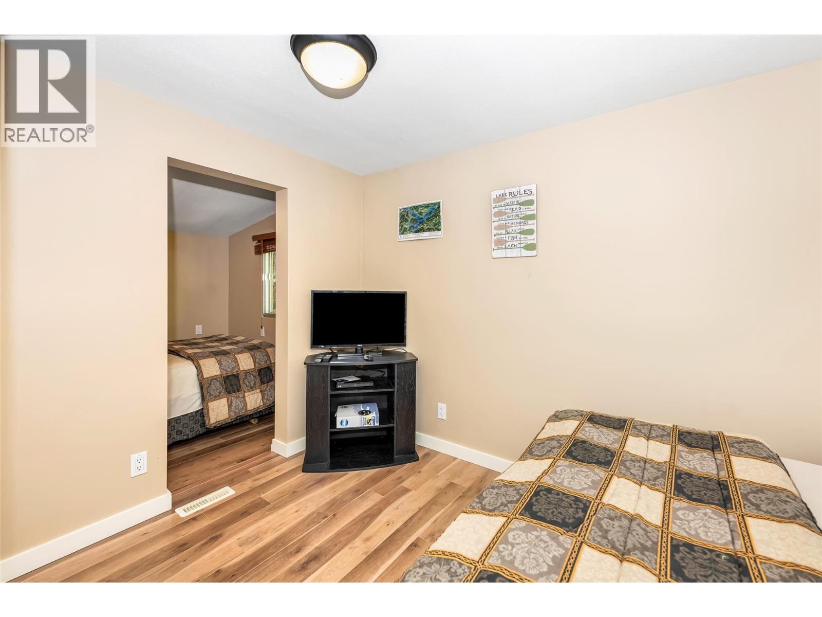 8979 Hummingbird Frontage Road Property Photo 23