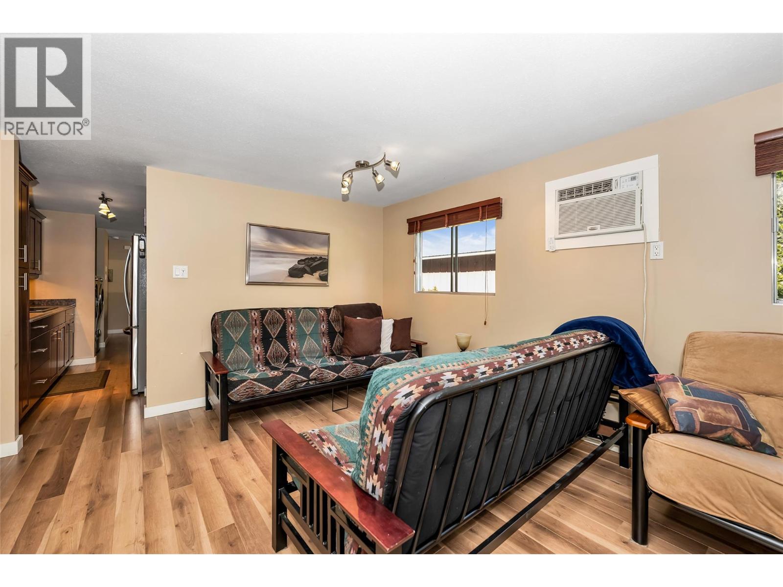 8979 Hummingbird Frontage Road Property Photo 28