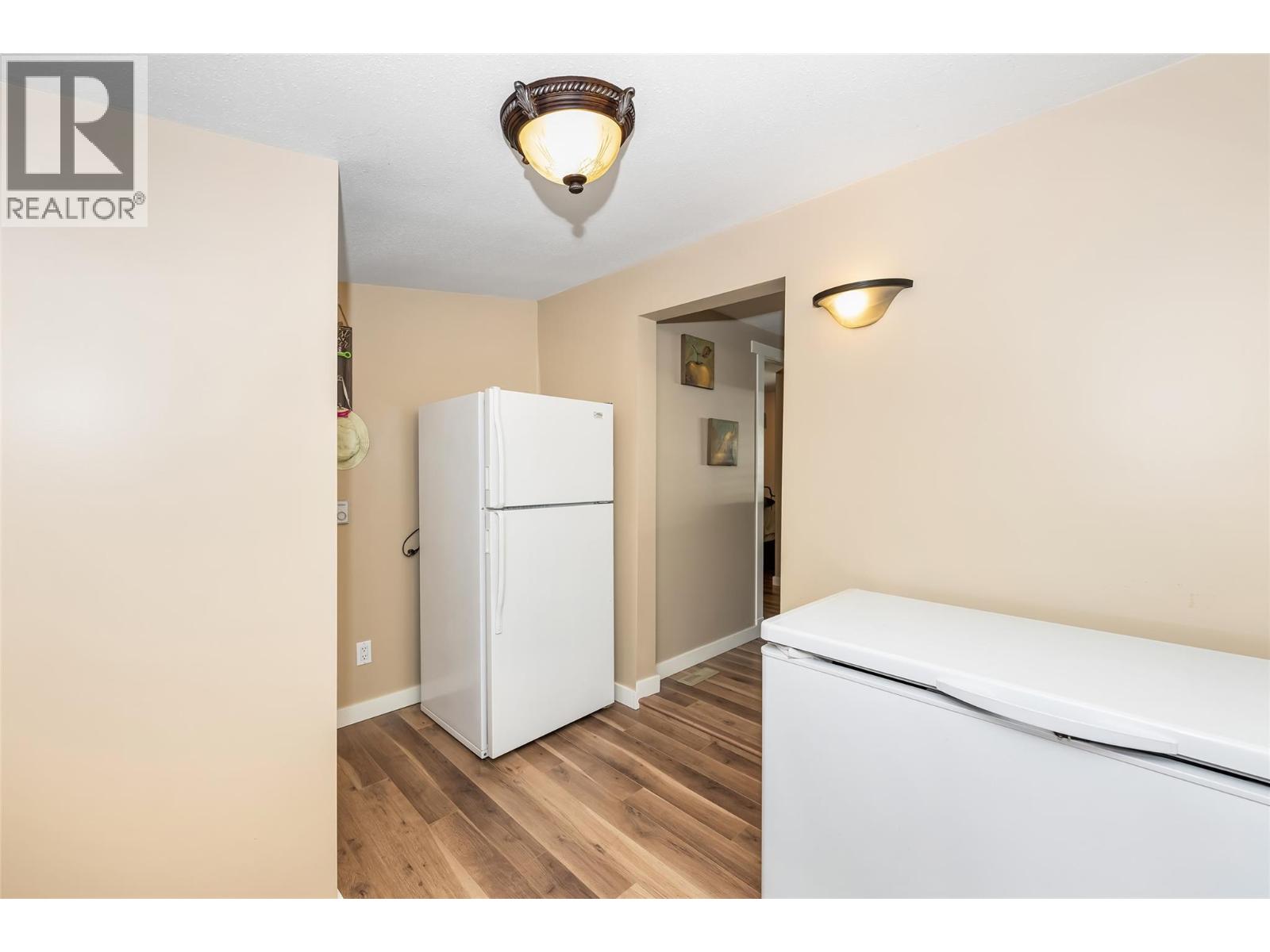8979 Hummingbird Frontage Road Property Photo 37