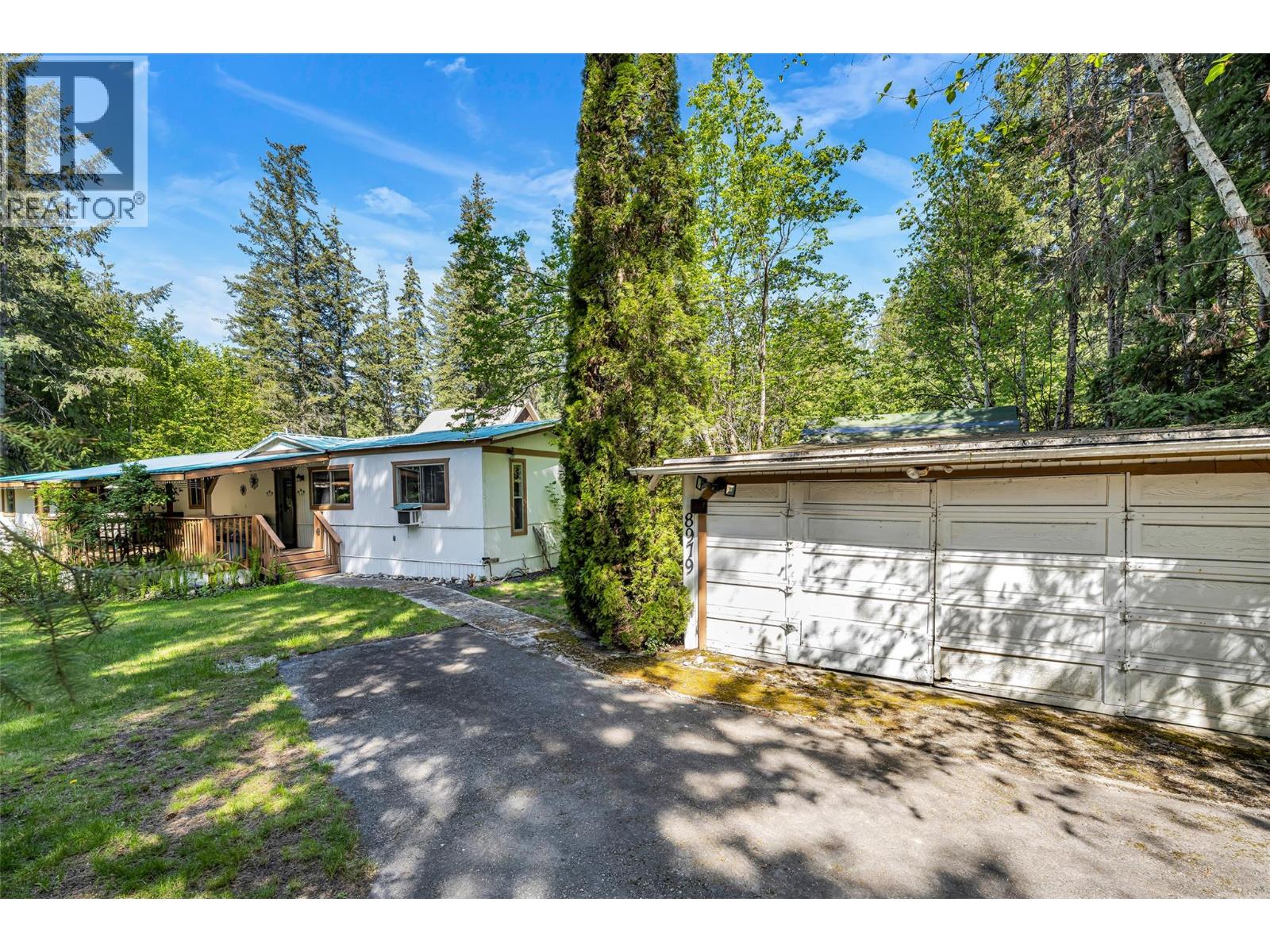 8979 Hummingbird Frontage Road Property Photo 43