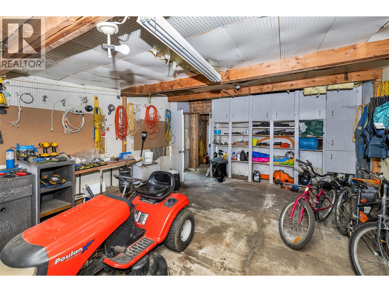 8979 Hummingbird Frontage Road Property Photo 46