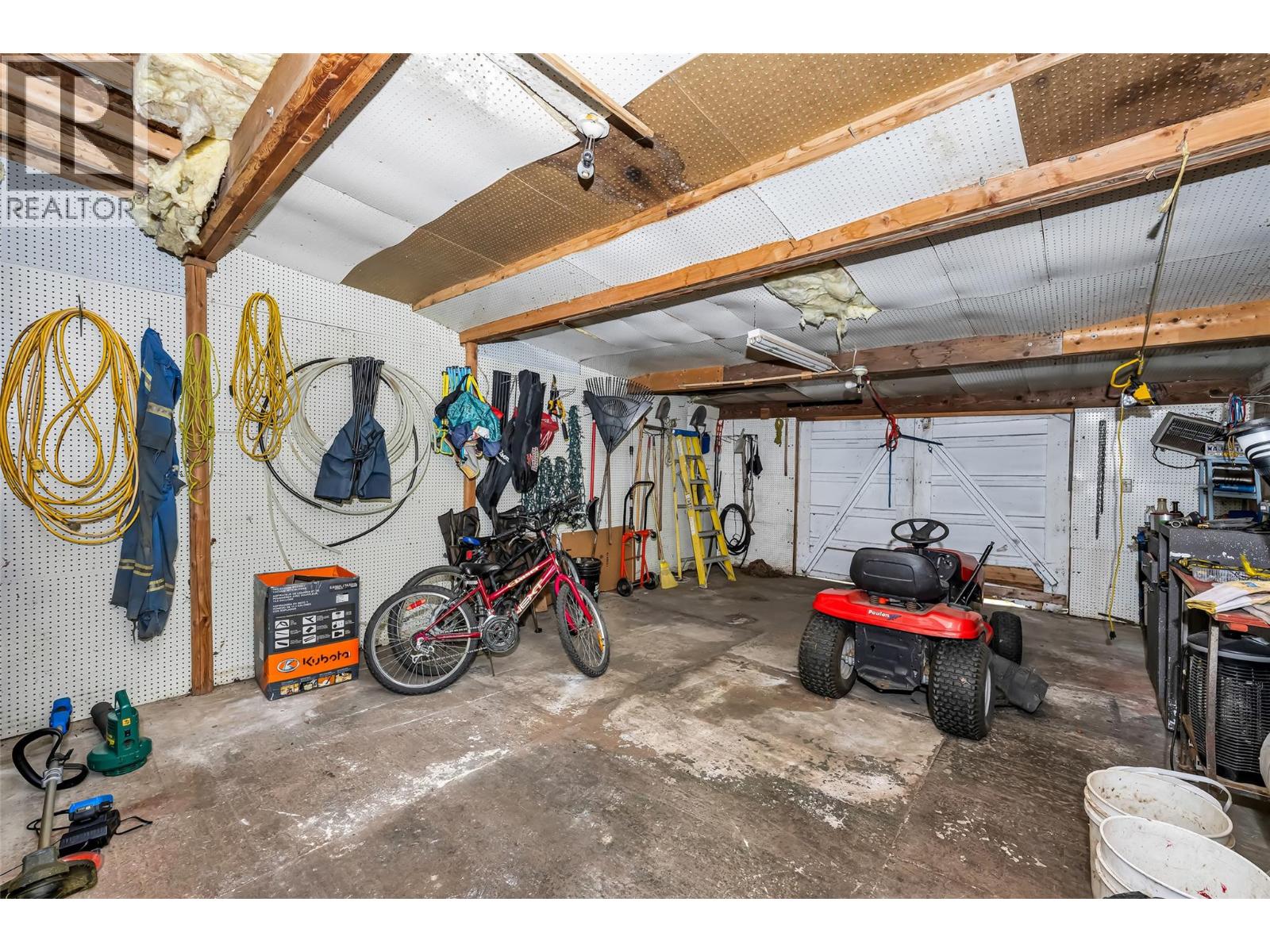 8979 Hummingbird Frontage Road Property Photo 47