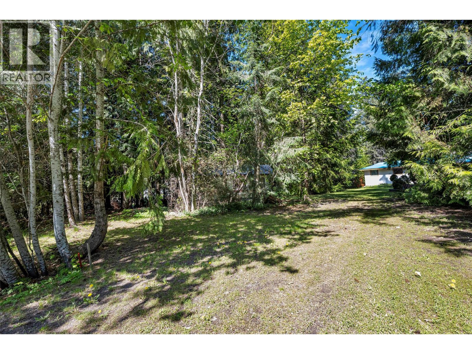 8979 Hummingbird Frontage Road Property Photo 52
