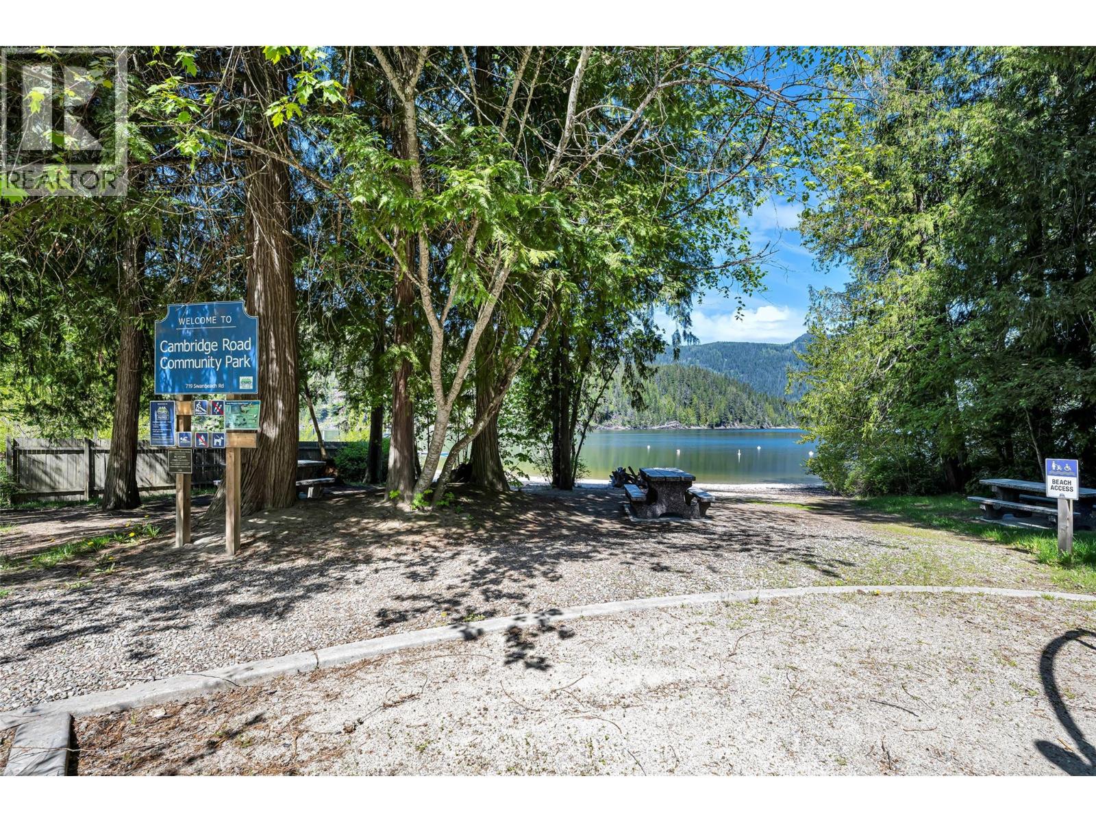 8979 Hummingbird Frontage Road Property Photo 66