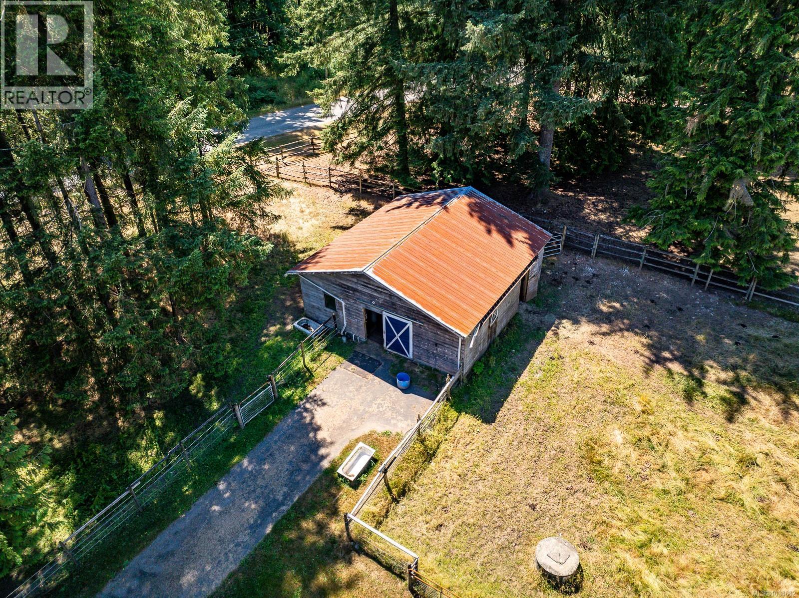 2468 Endall Rd Property Photo 12