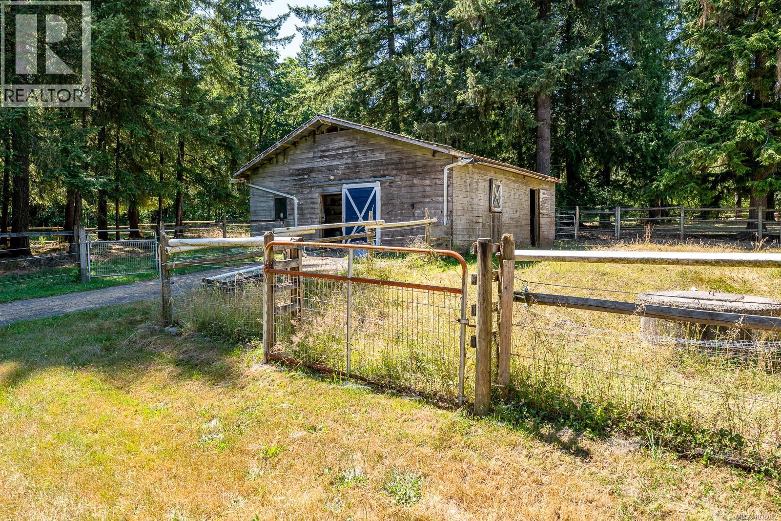 2468 Endall Rd Property Photo 15