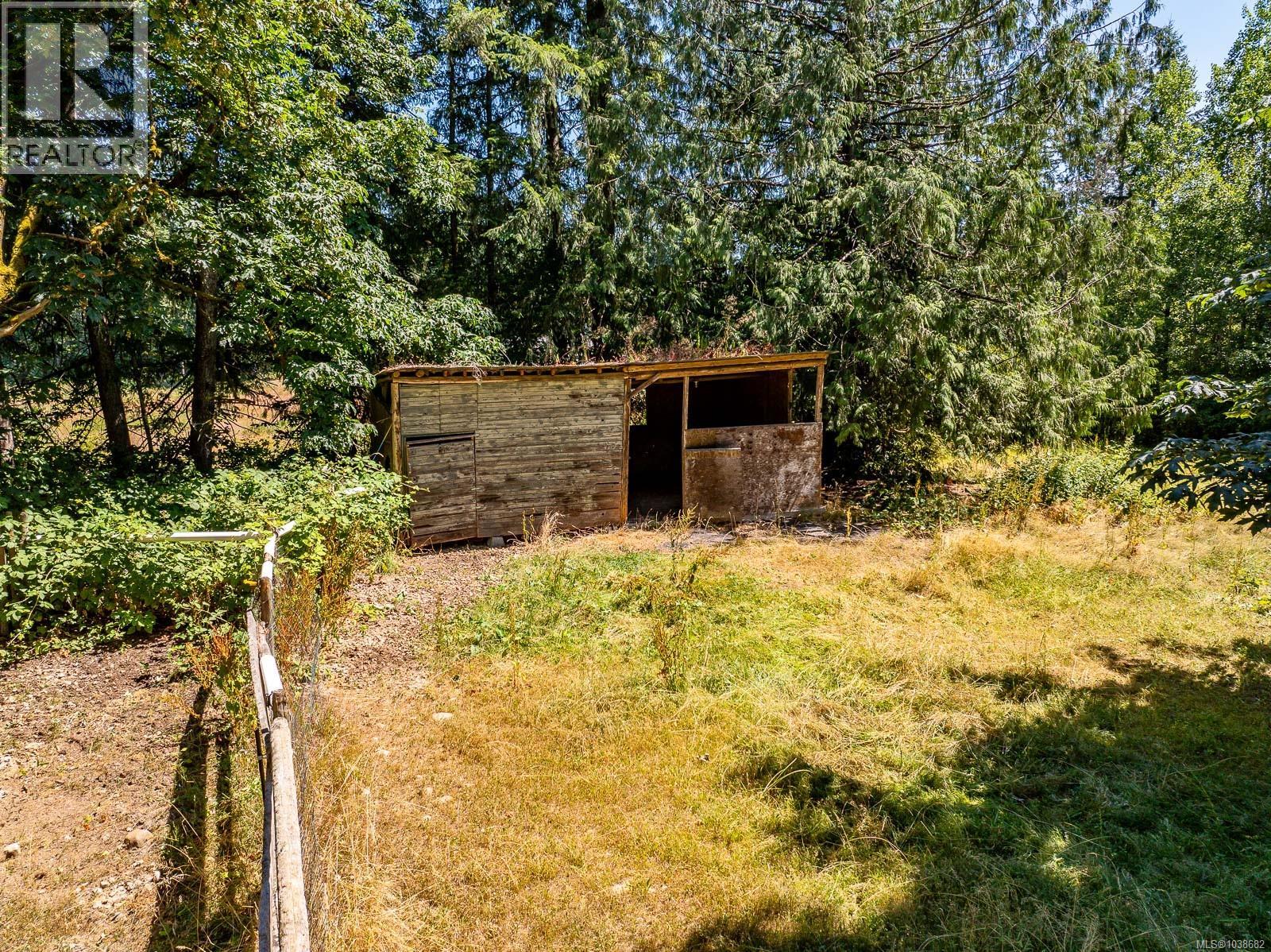 2468 Endall Rd Property Photo 20
