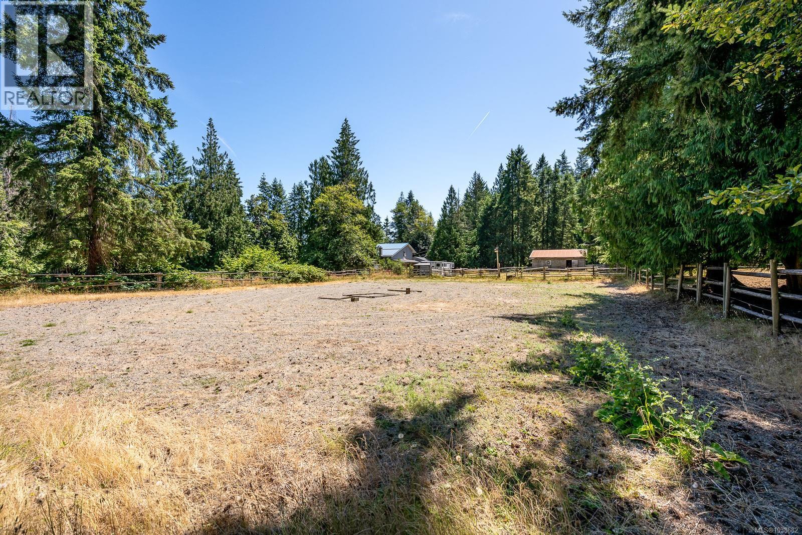 2468 Endall Rd Property Photo 23