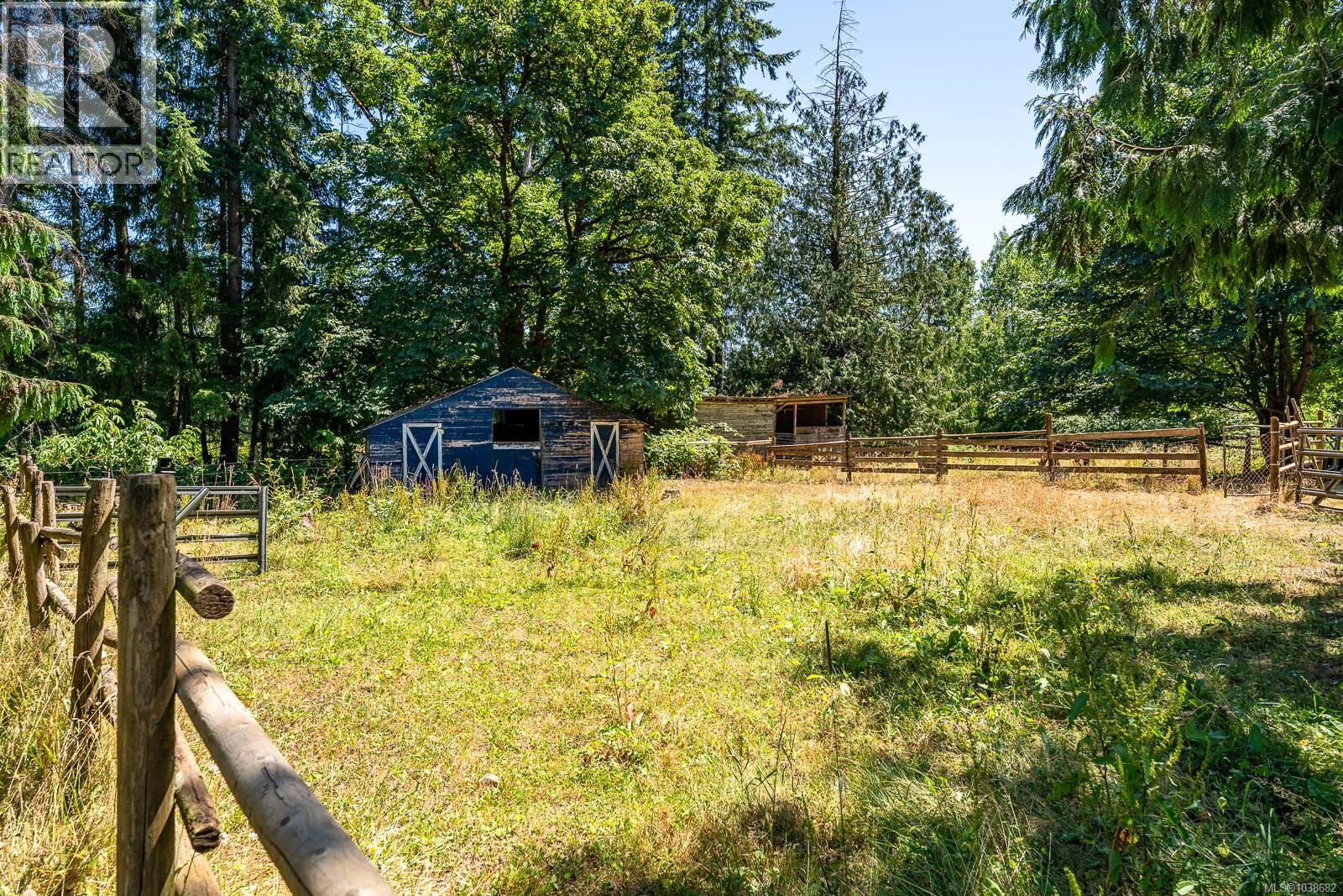 2468 Endall Rd Property Photo 25