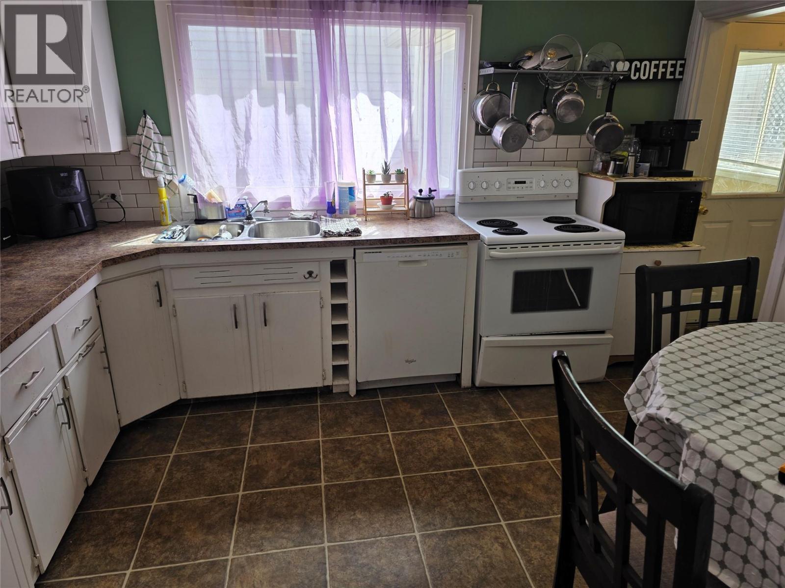 1225 104 Avenue Property Photo 5