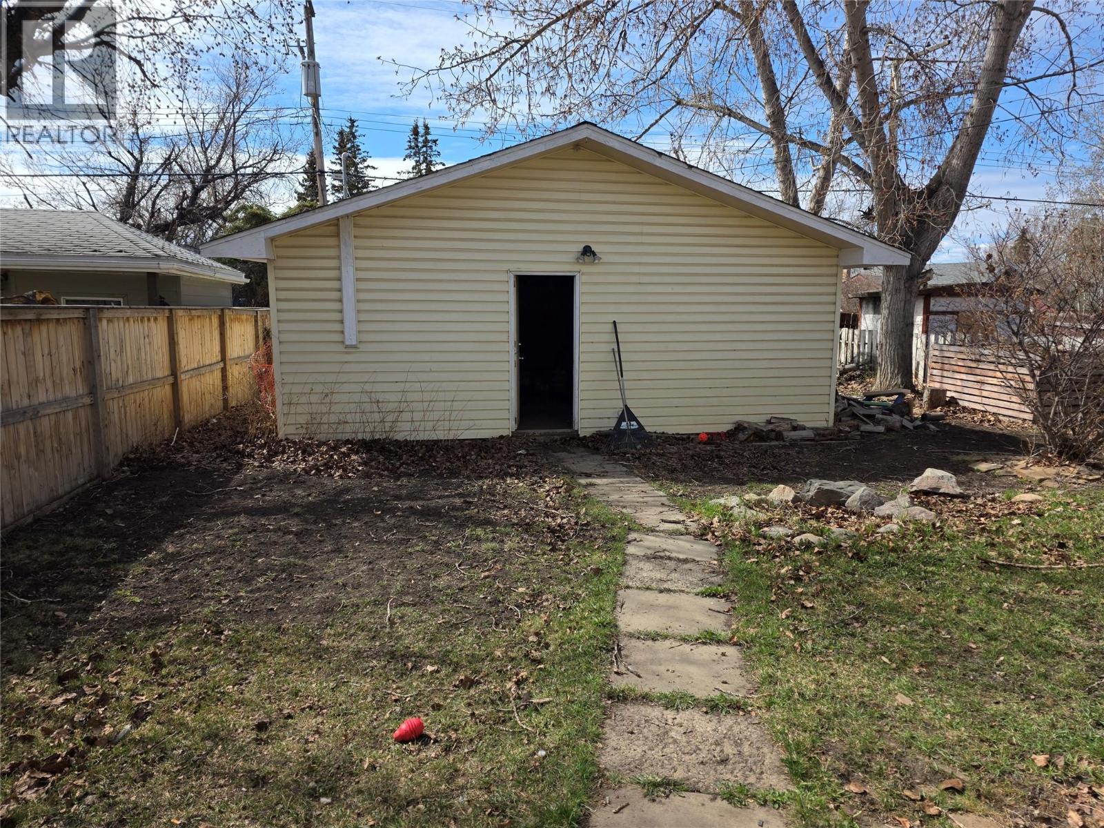 1225 104 Avenue Property Photo 24