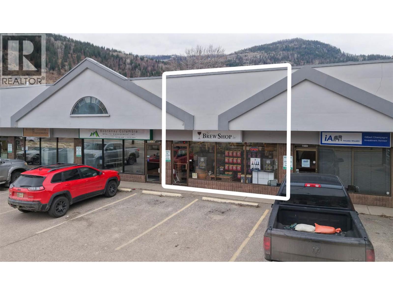 1672 Second Avenue Property Photo 1