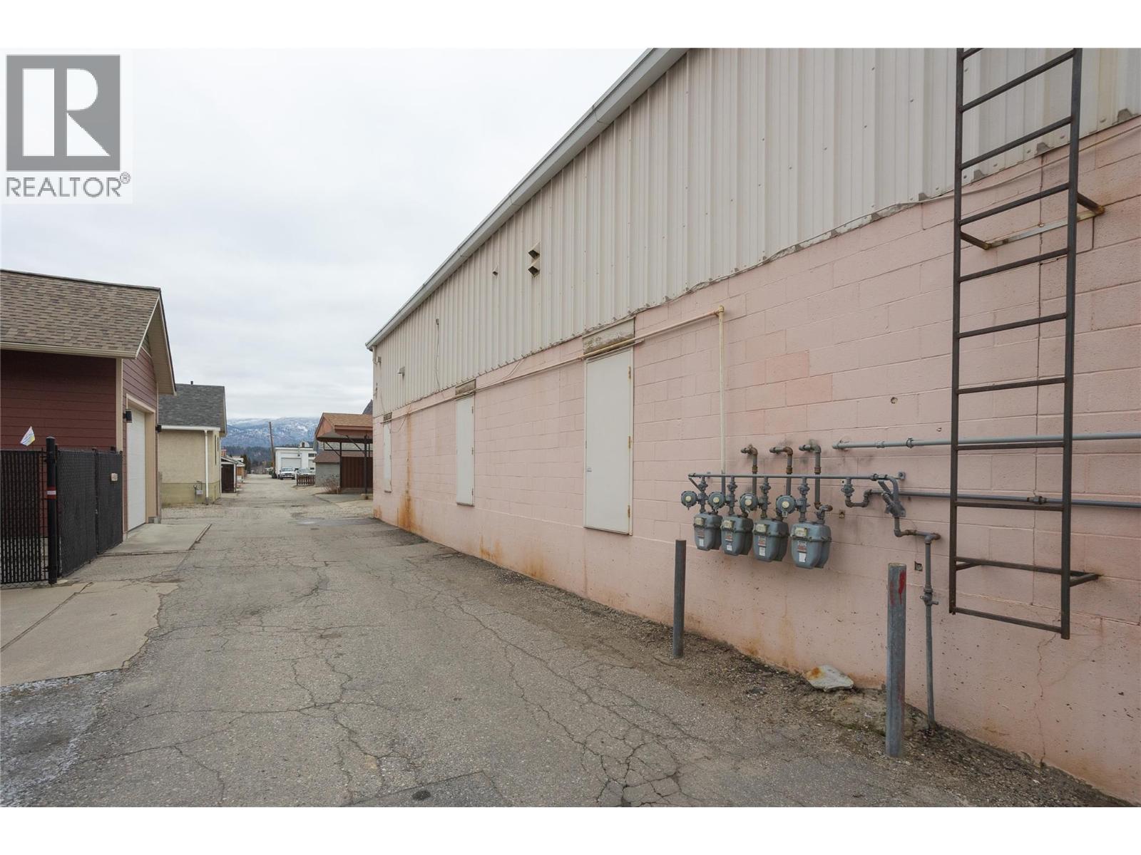 1672 Second Avenue Property Photo 20