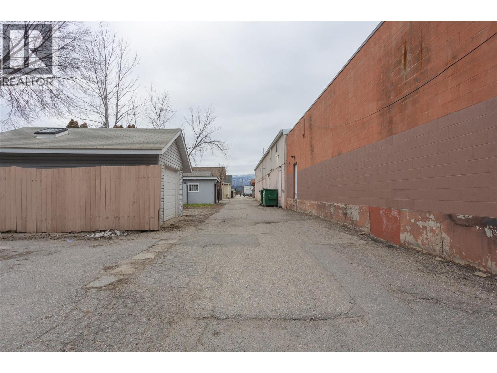 1672 Second Avenue Property Photo 21