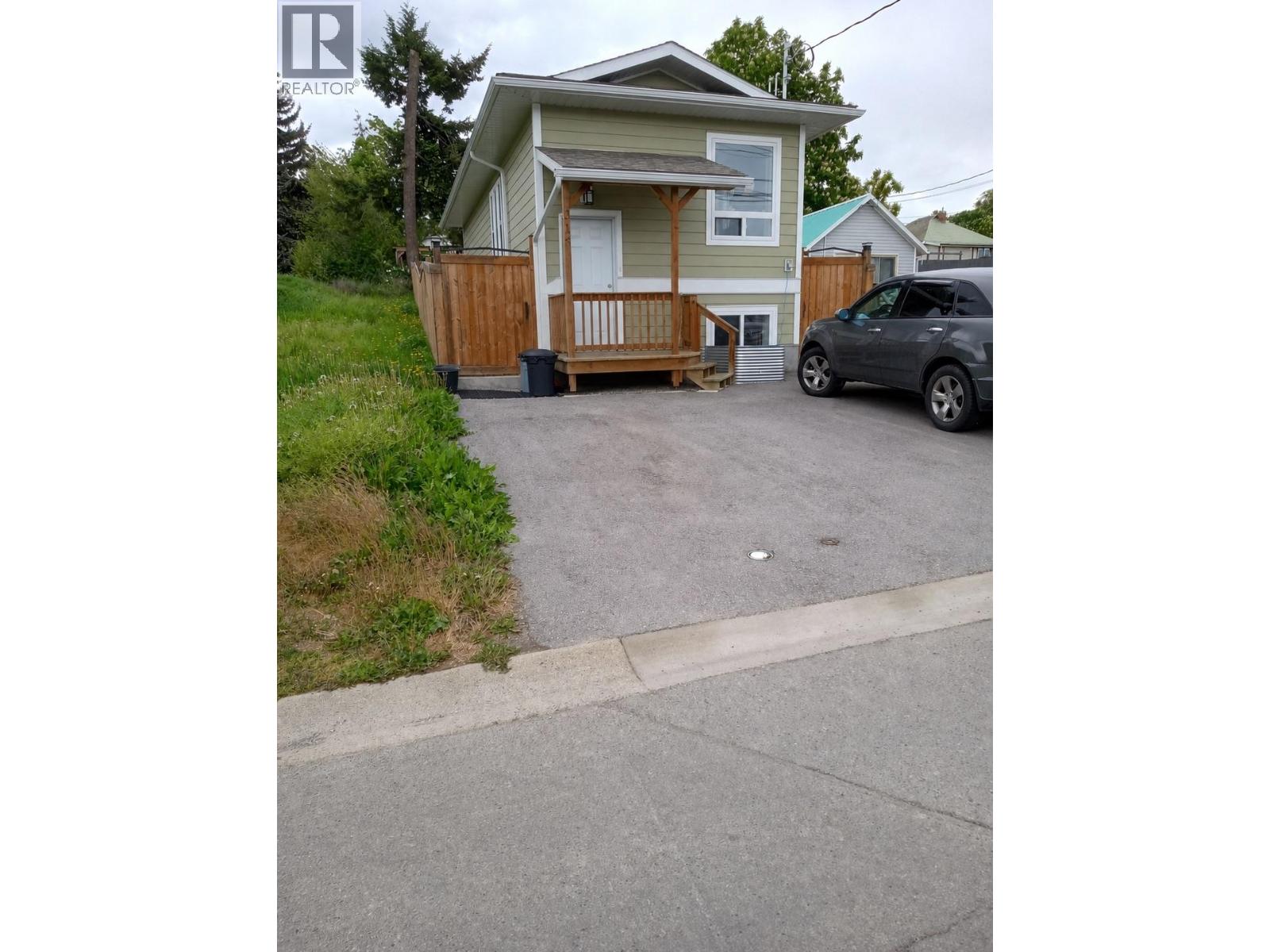 318 8th Avenue Property Photo 1