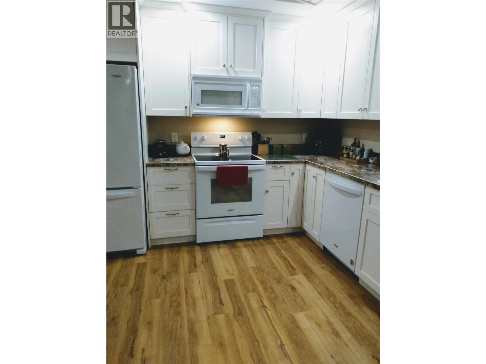 318 8th Avenue Property Photo 5
