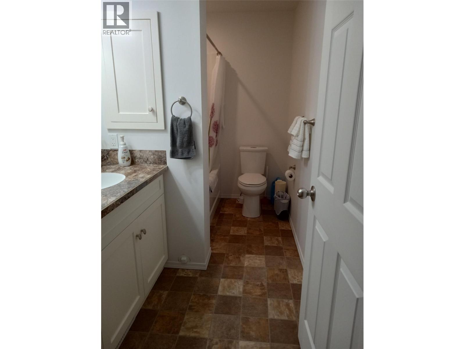 318 8th Avenue Property Photo 10