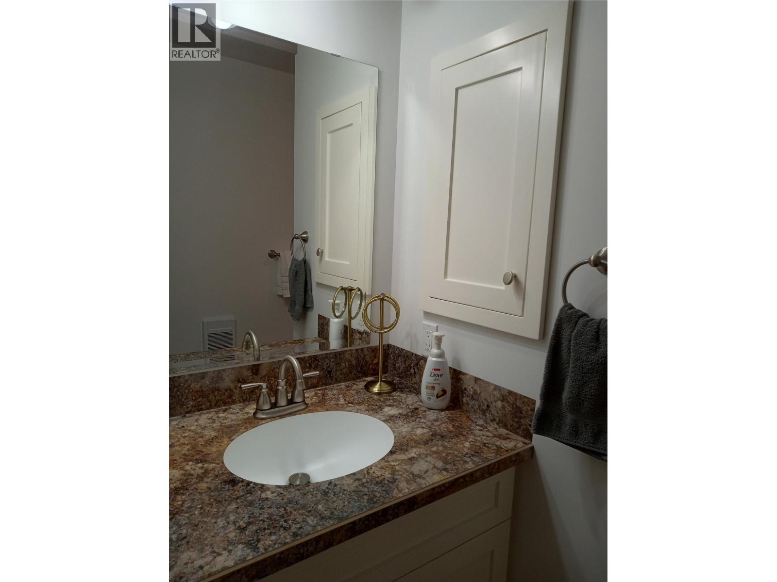 318 8th Avenue Property Photo 11