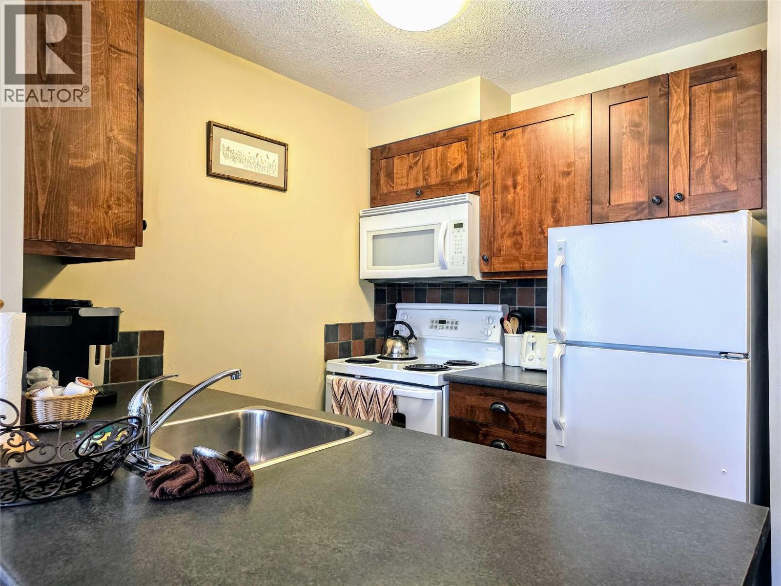 2070 Summit Drive Unit# 304 Property Photo 8