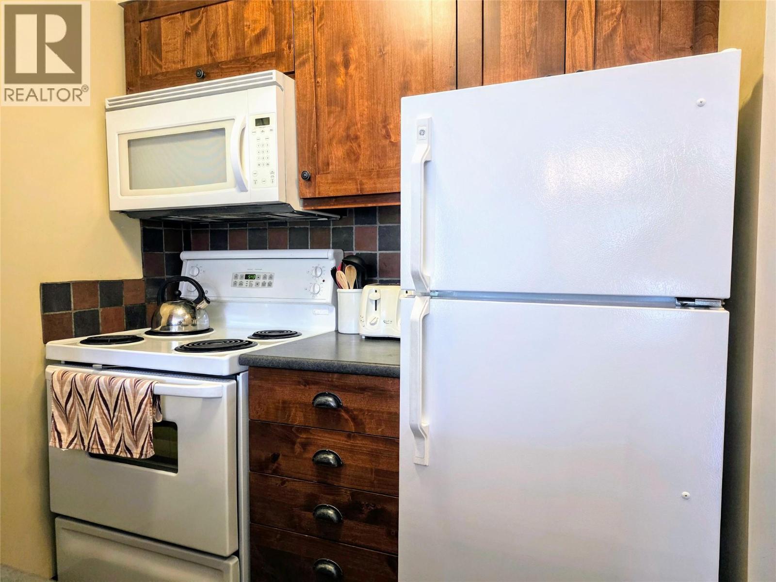 2070 Summit Drive Unit# 304 Property Photo 9