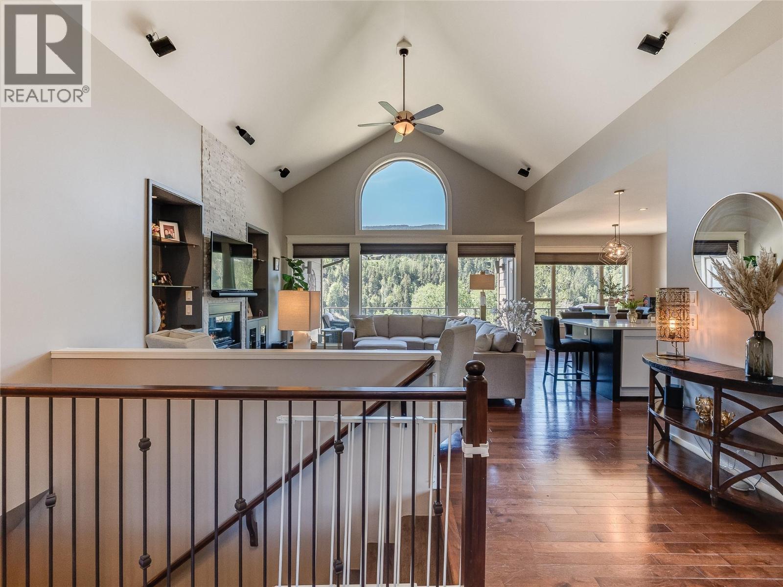 943 Riverview Place Property Photo 7