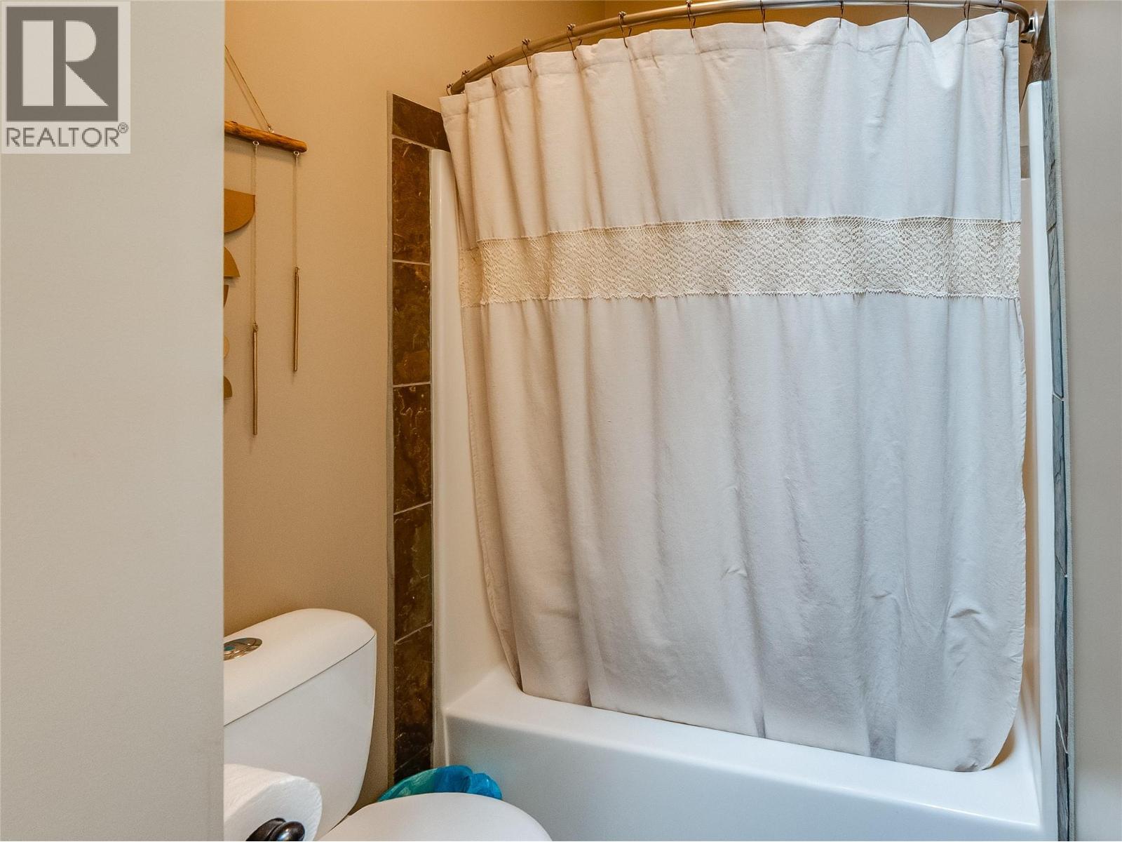 943 Riverview Place Property Photo 75