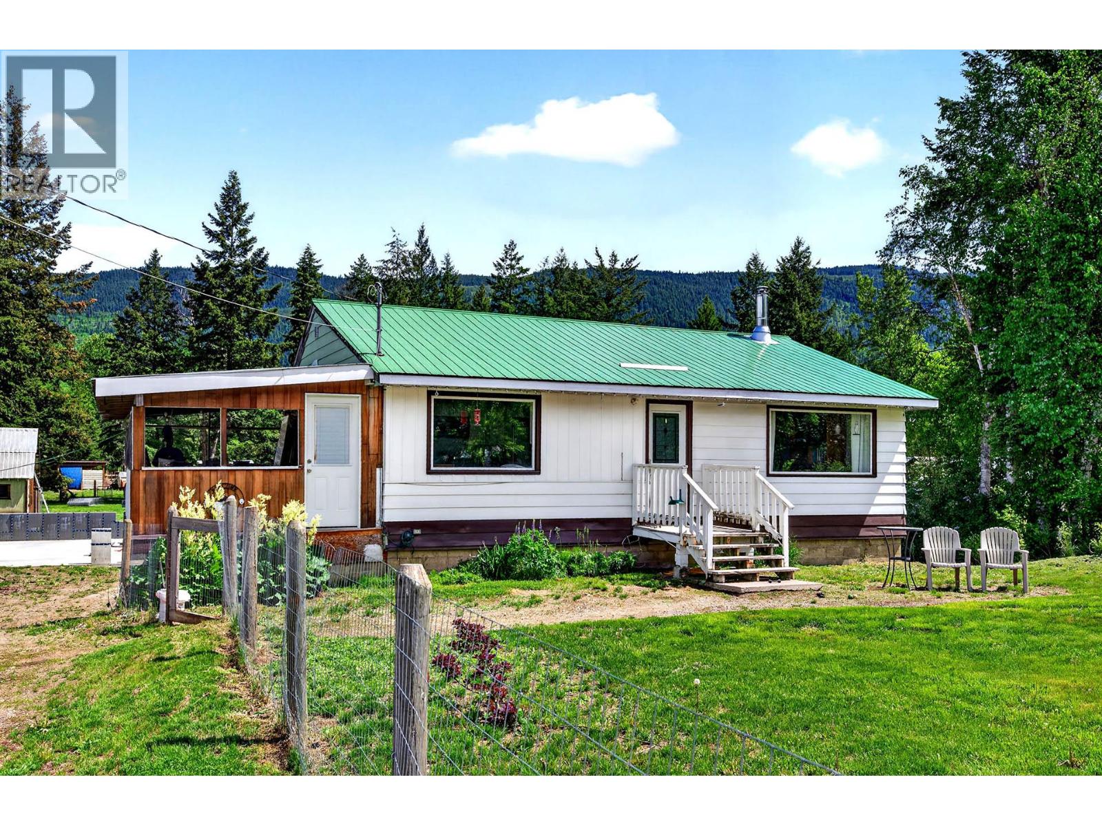 1256 Hern Road Property Photo 1