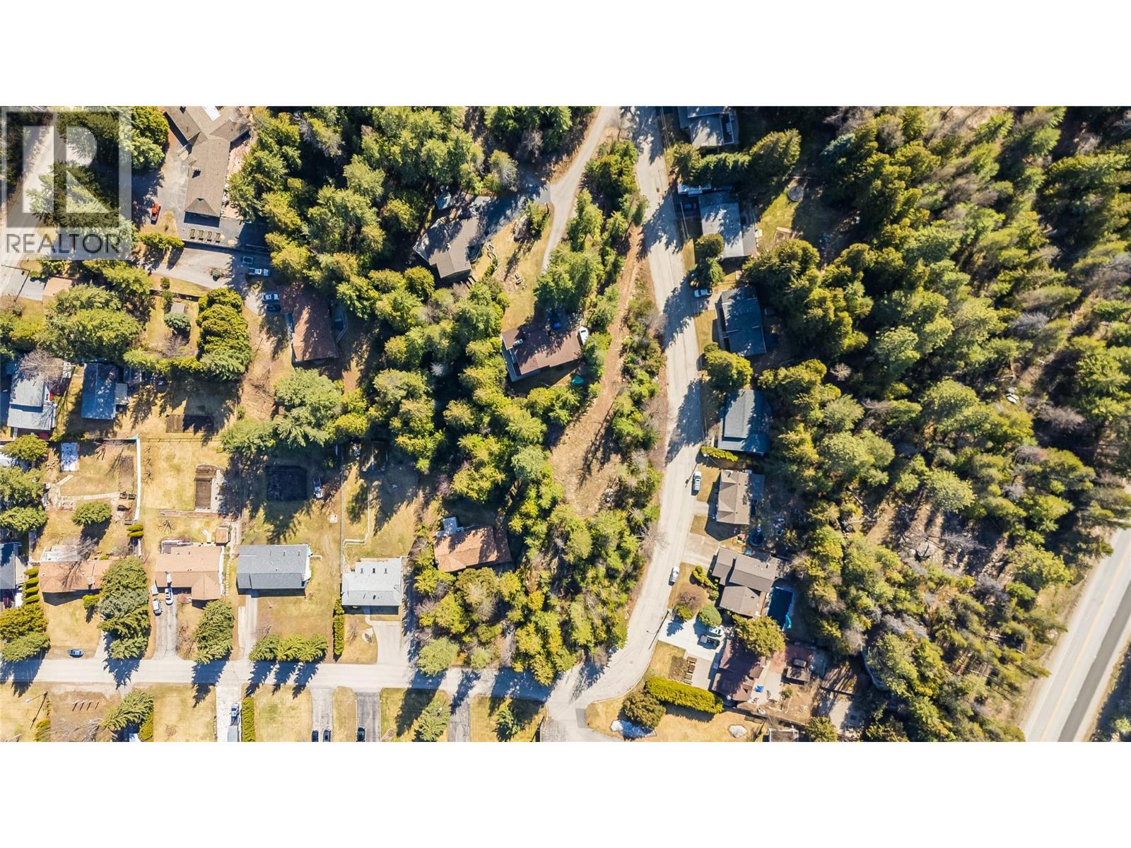 1428 Meadowbrook Drive Property Photo 3