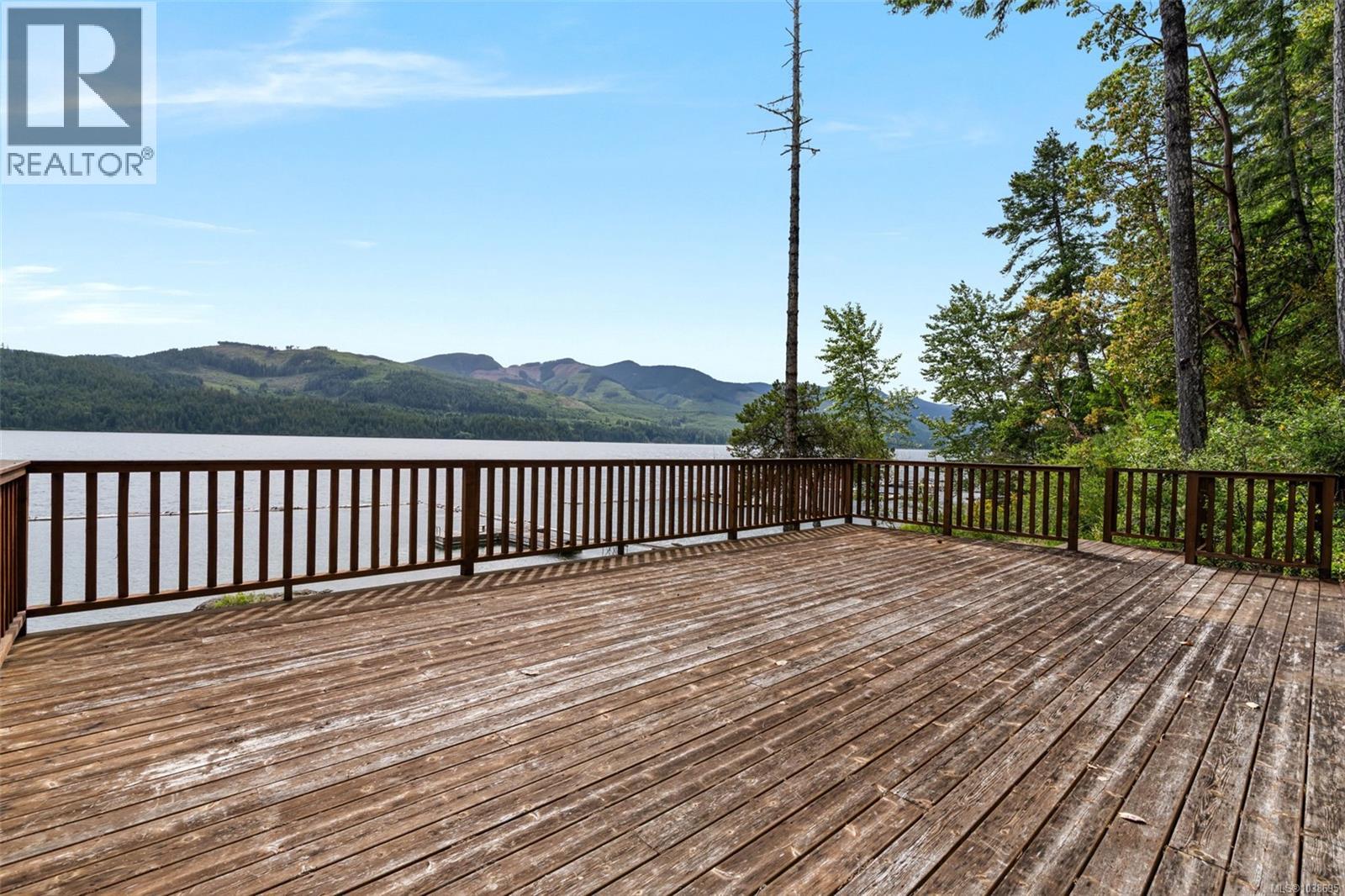 8130 Sa-seen-os Cres Property Photo 40