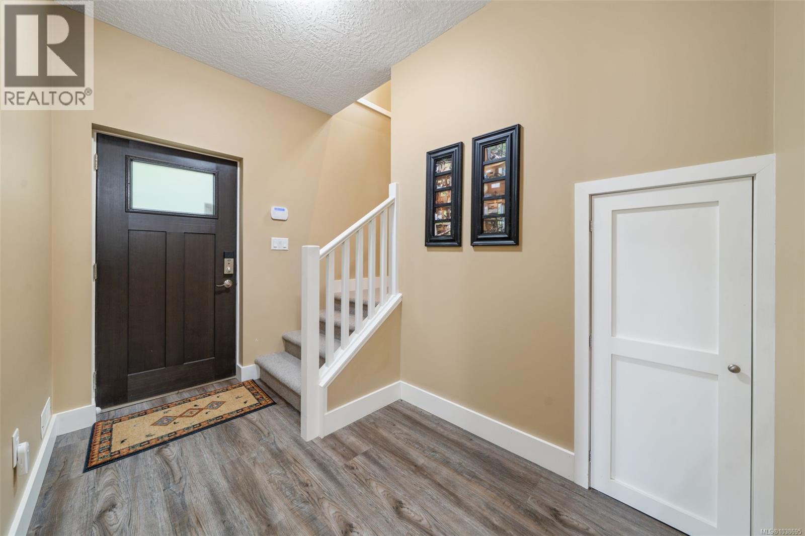 8130 Sa-seen-os Cres Property Photo 43