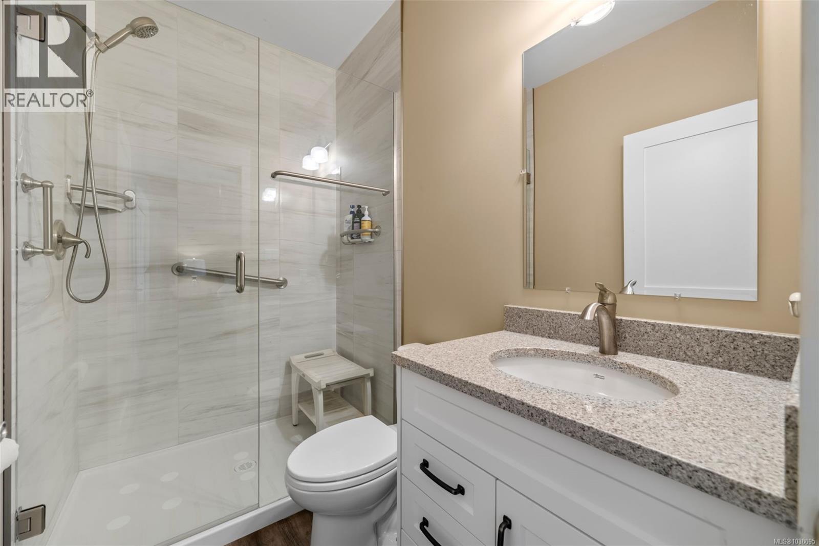 8130 Sa-seen-os Cres Property Photo 45