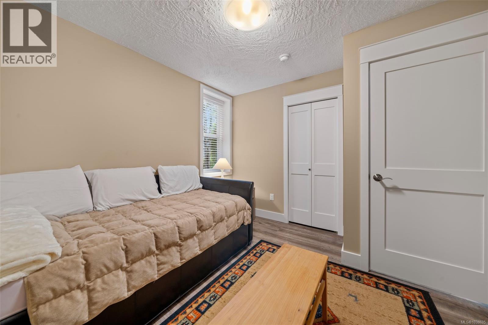 8130 Sa-seen-os Cres Property Photo 50