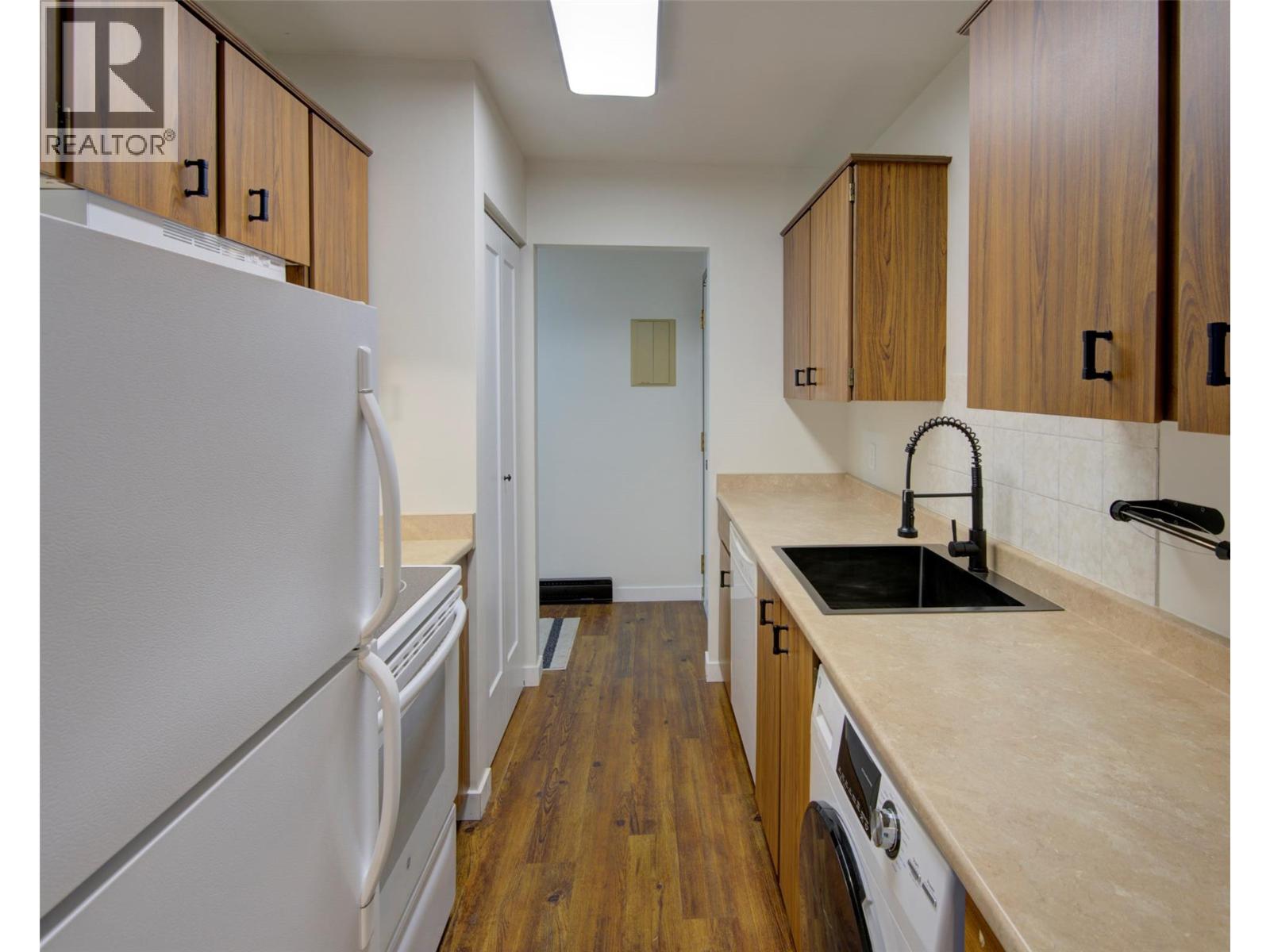 3704 27 Avenue Unit# 108 Property Photo 4