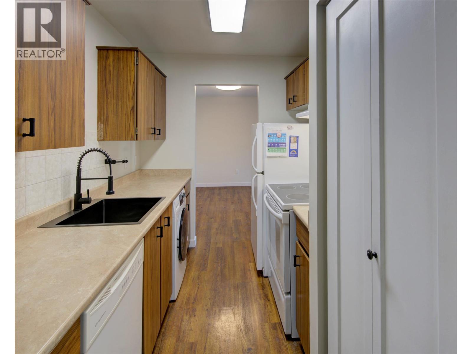 3704 27 Avenue Unit# 108 Property Photo 5