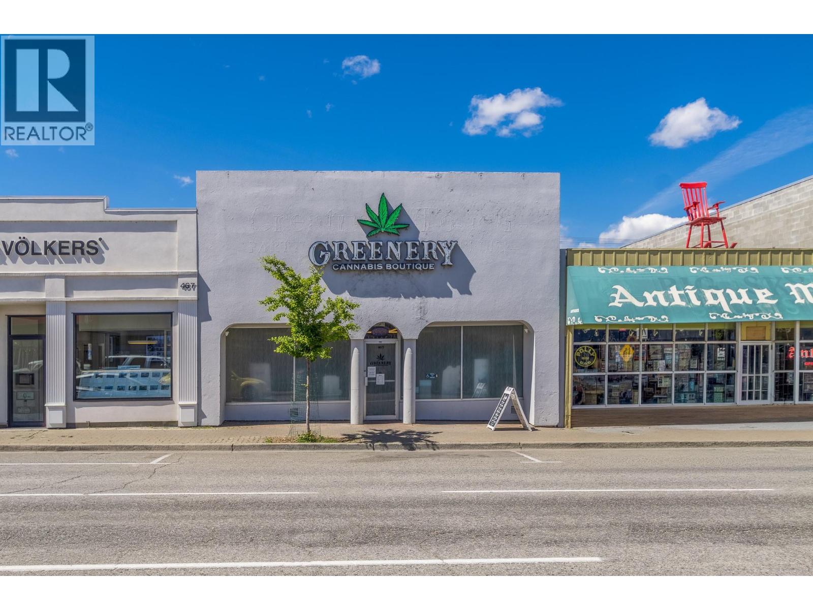 465 Main Street N