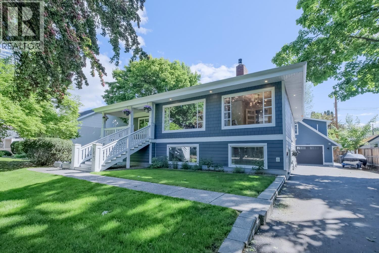 1847 Maple Street Property Photo 3