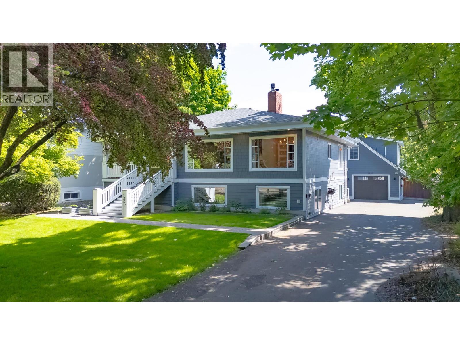 1847 Maple Street Property Photo 4