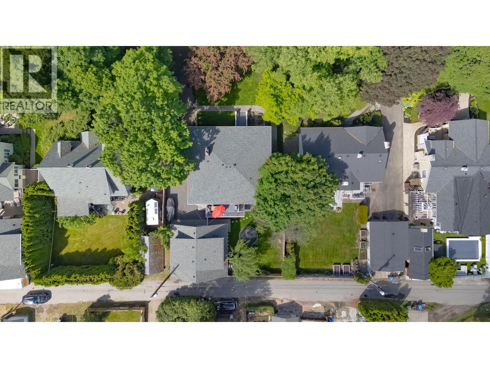 1847 Maple Street Property Photo 10