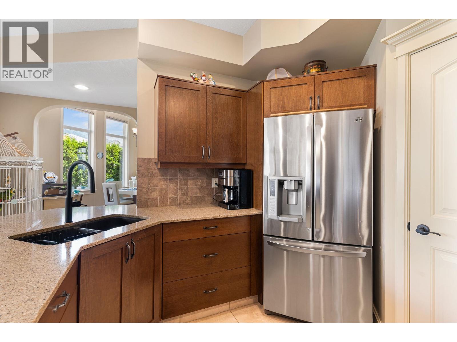 1011 Foothills Court Property Photo 8