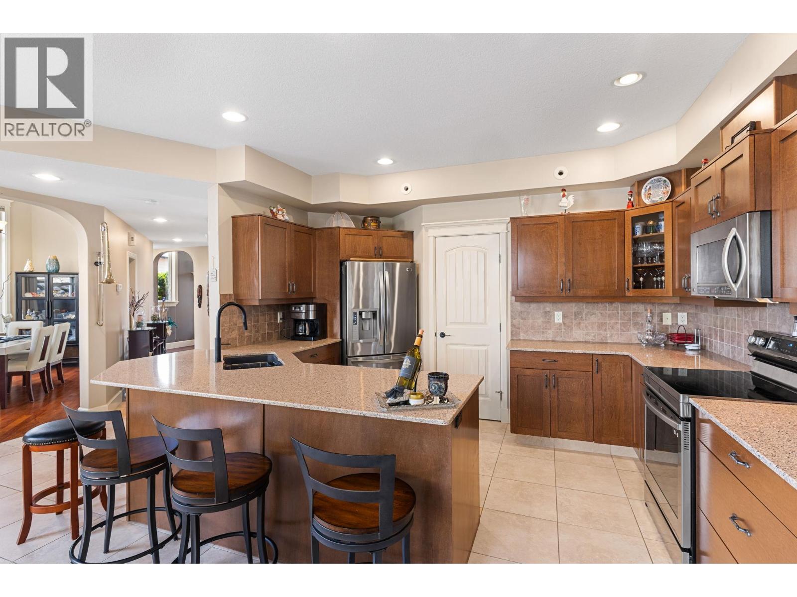 1011 Foothills Court Property Photo 9