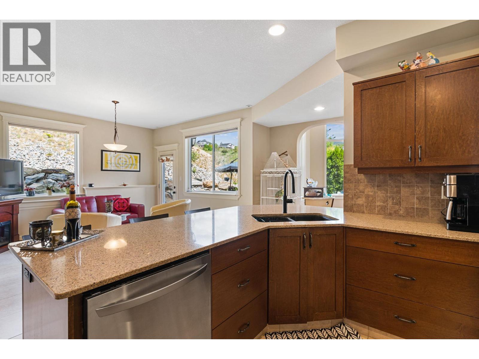 1011 Foothills Court Property Photo 12