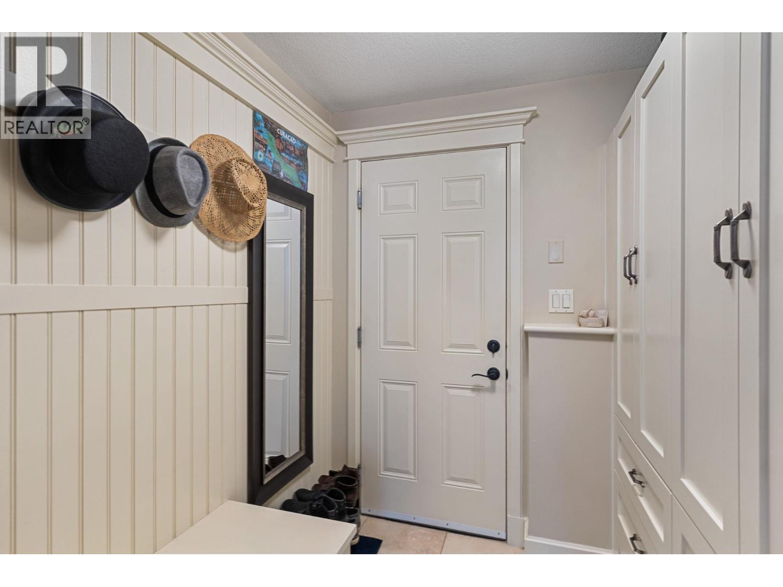 1011 Foothills Court Property Photo 21
