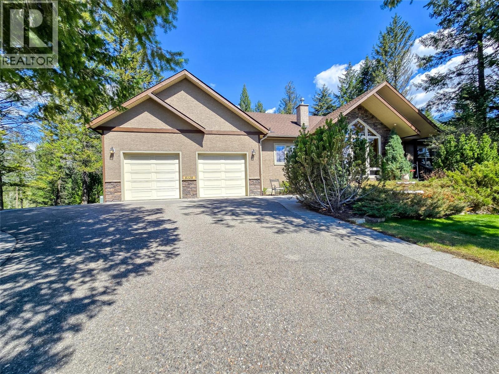 8128 Duby Road Property Photo 1