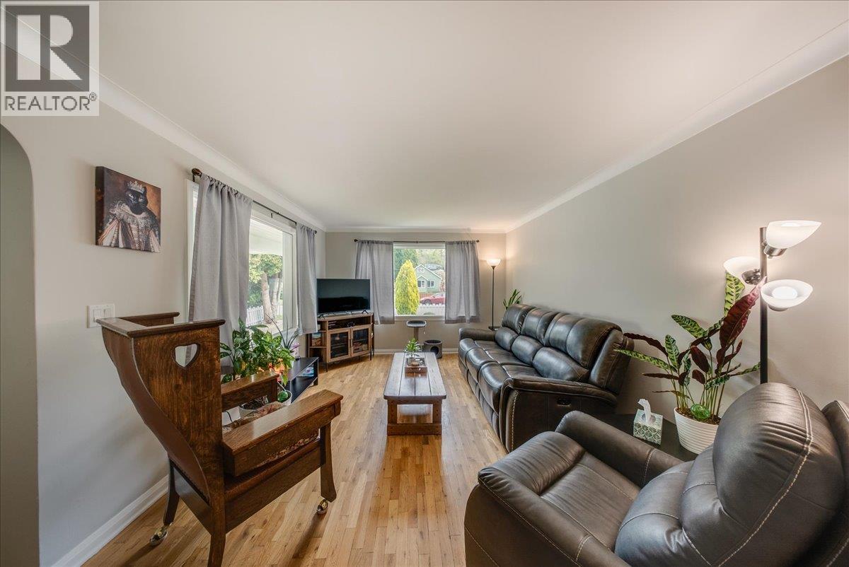 2120 Sixth Avenue Property Photo 3