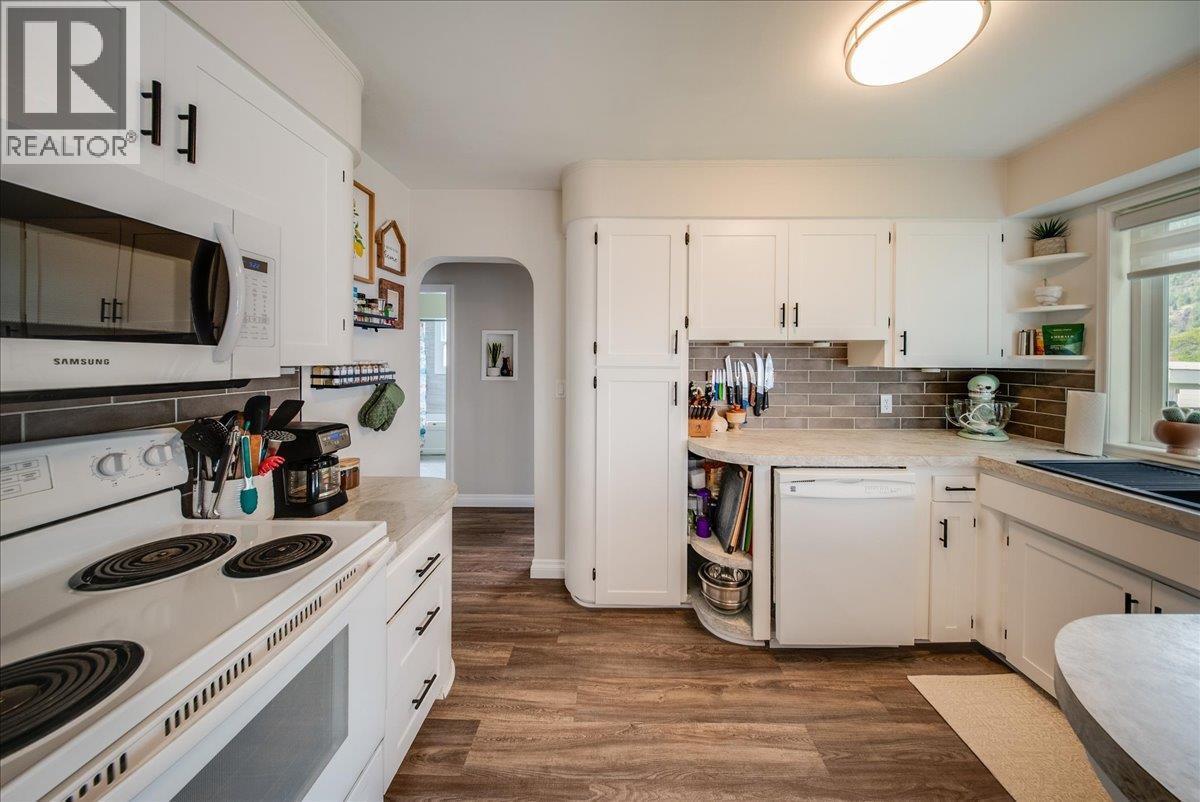 2120 Sixth Avenue Property Photo 5