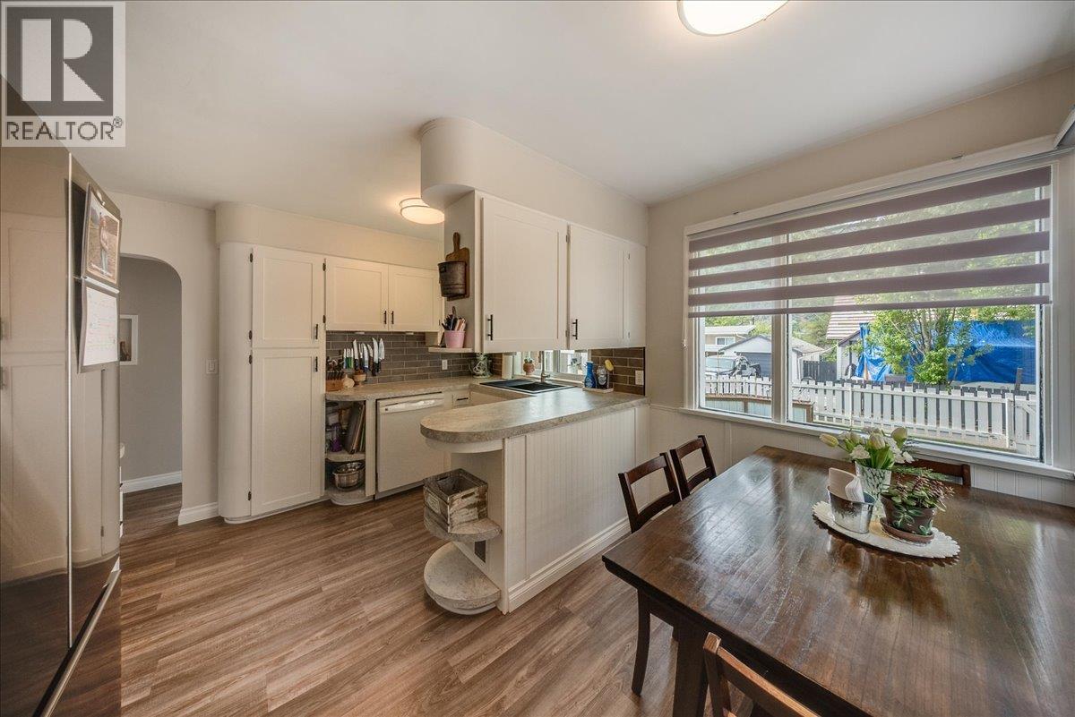 2120 Sixth Avenue Property Photo 6